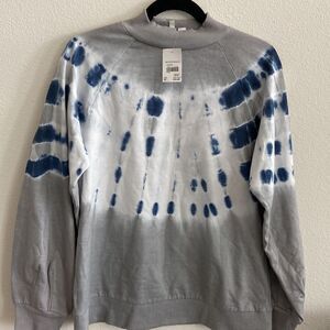 CaTO Top tie dye light gray white and blue NWT size M